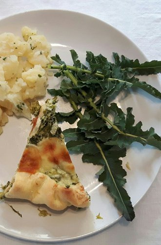 Torta salata con broccolo fiolaro