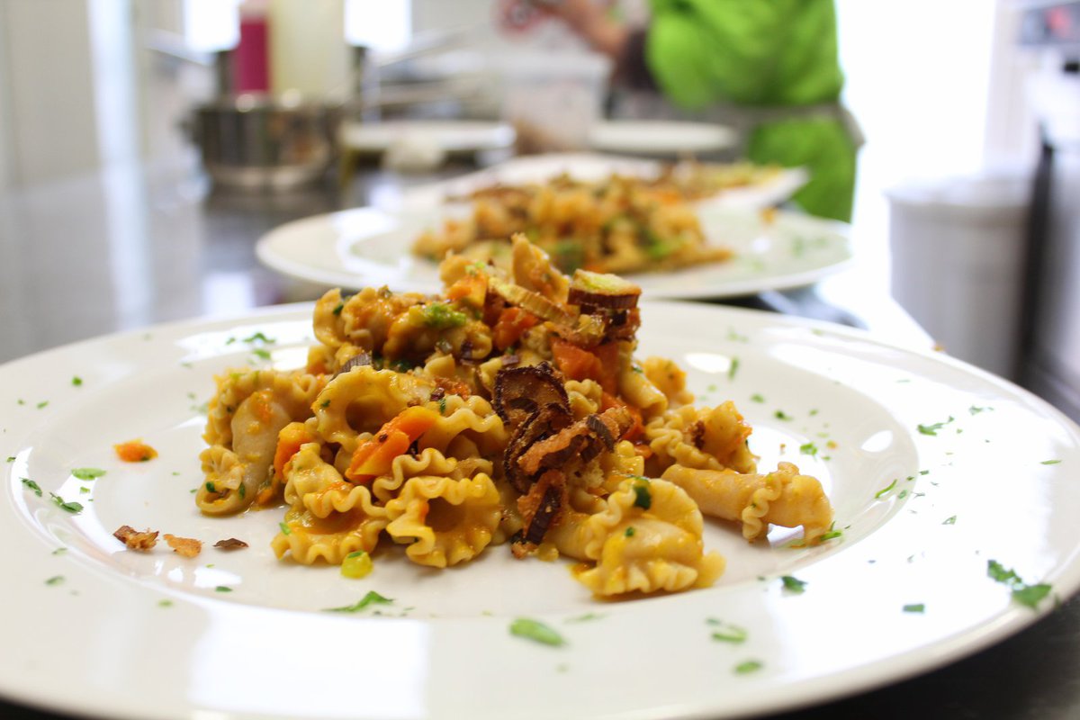 Campanelle con radicchi tardivi e zucca